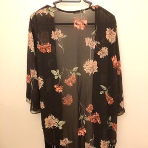 Soprano long black floral kimono